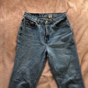 Vintage High-Wasted Levi 560s